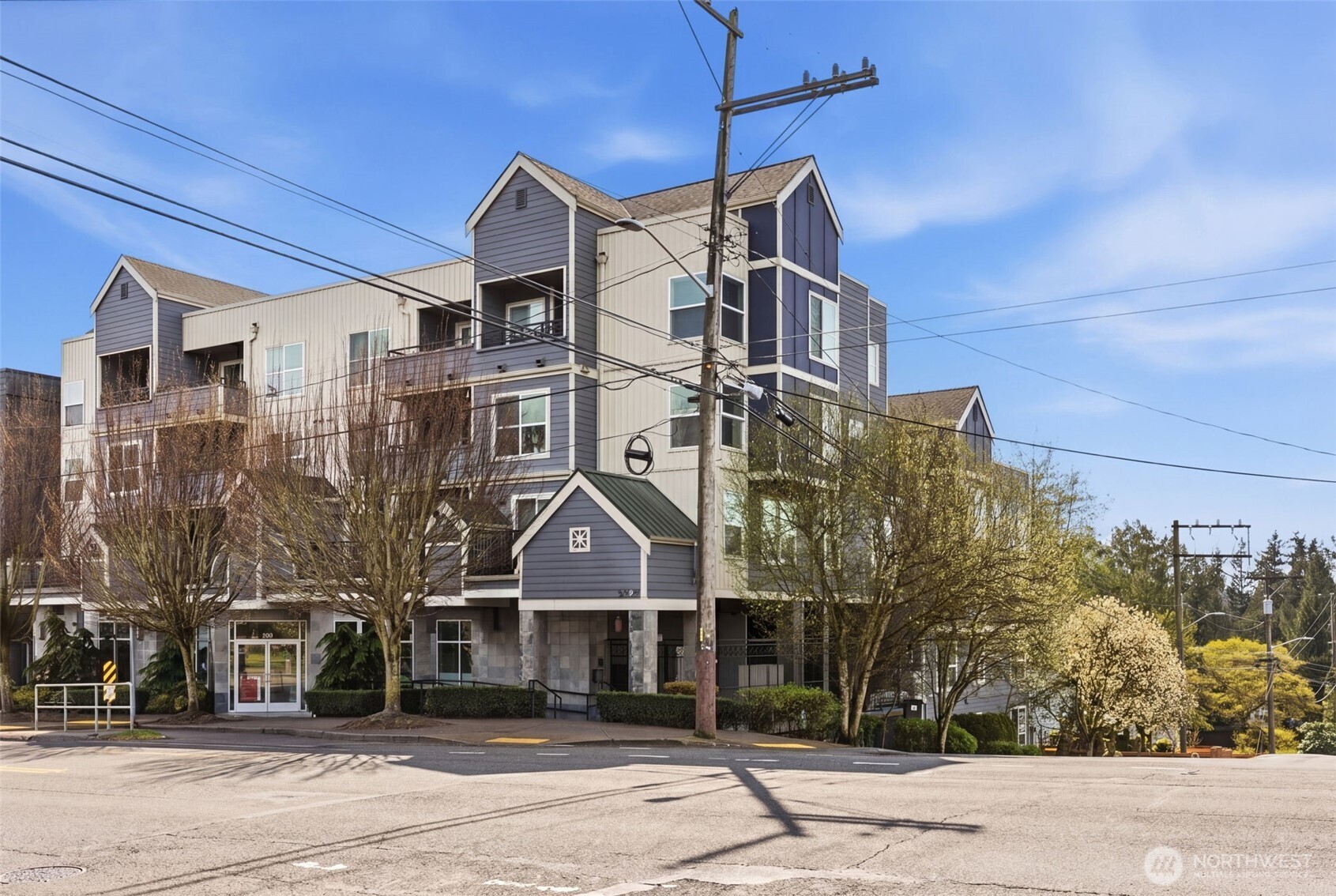 9057 Greenwood Avenue N #102, Seattle, WA 98103, photo 2 of 24