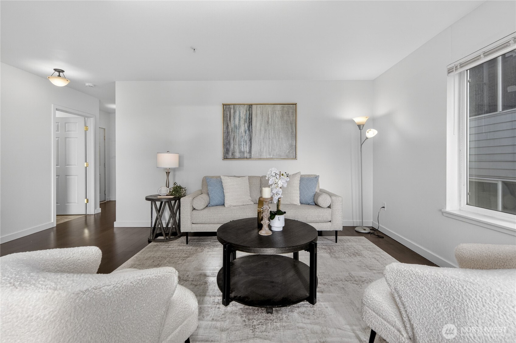 524 6th Avenue W #110, Seattle, WA 98119-5900, photo 5 of 39