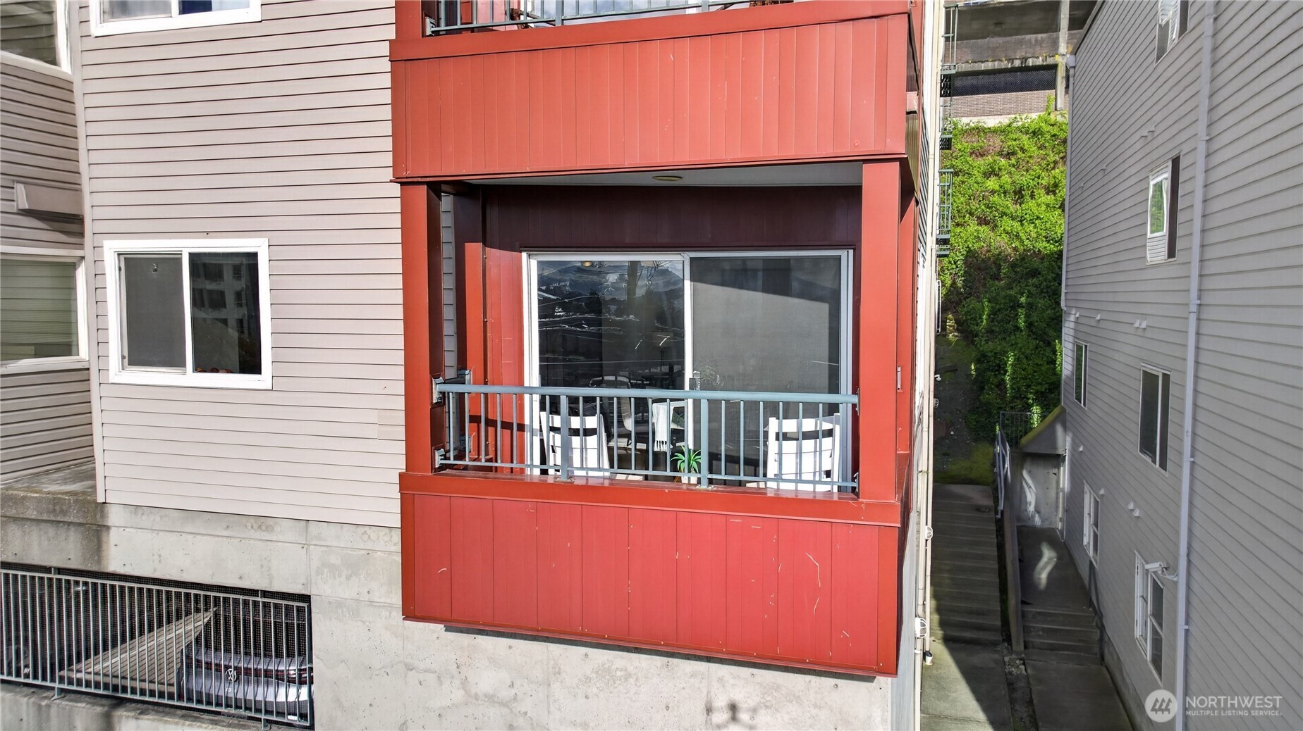 524 6th Avenue W #110, Seattle, WA 98119-5900, photo 2 of 38