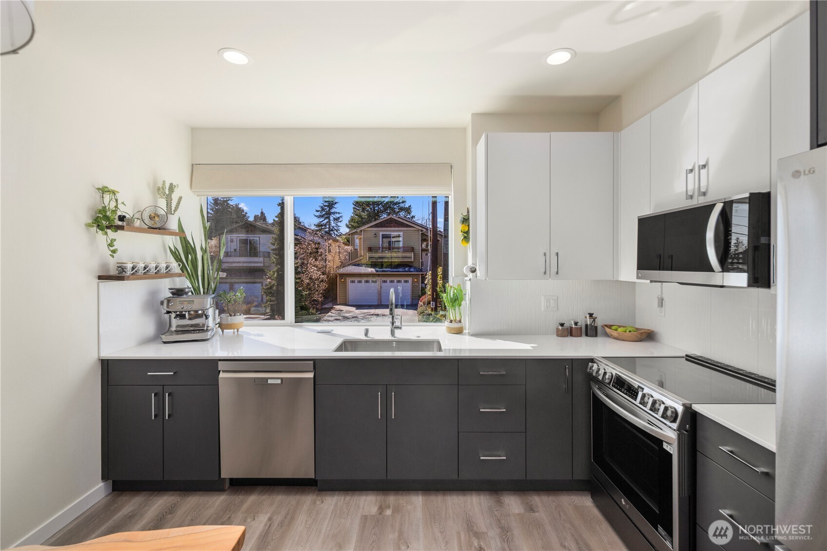 9624 Linden Avenue N, Seattle, WA 98103, photo 5 of 34
