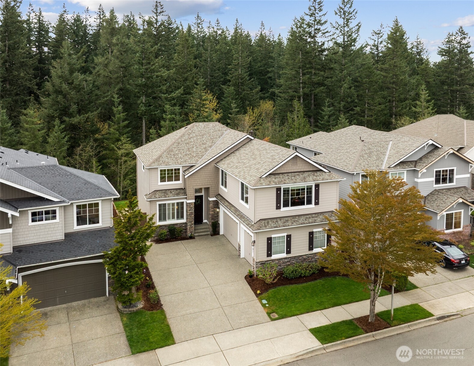 6701 W Crest View Loop SE, Snoqualmie, WA 98065, photo 2 of 3