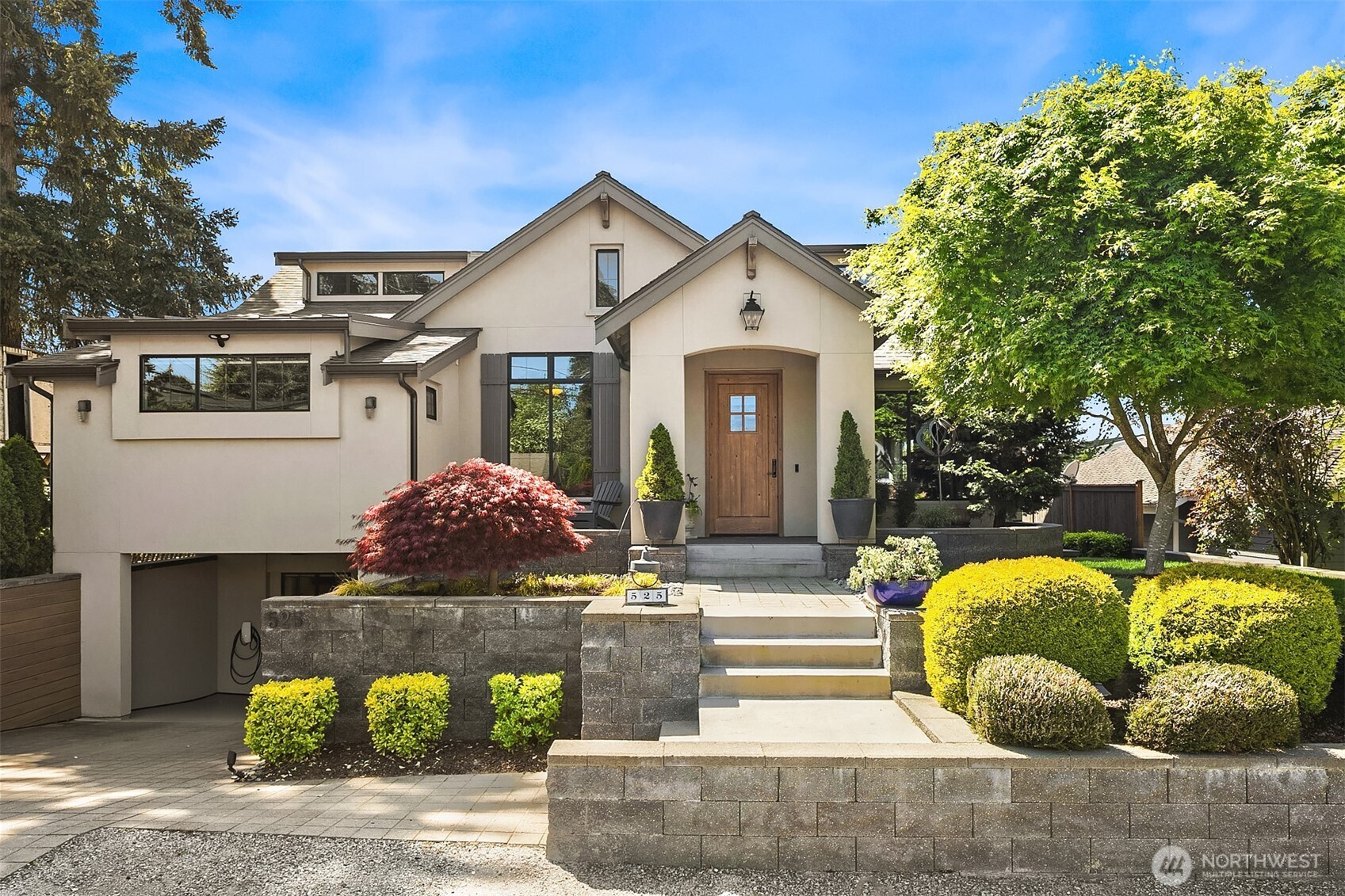 525 16th Avenue W, Kirkland, WA 98033, photo 2 of 2
