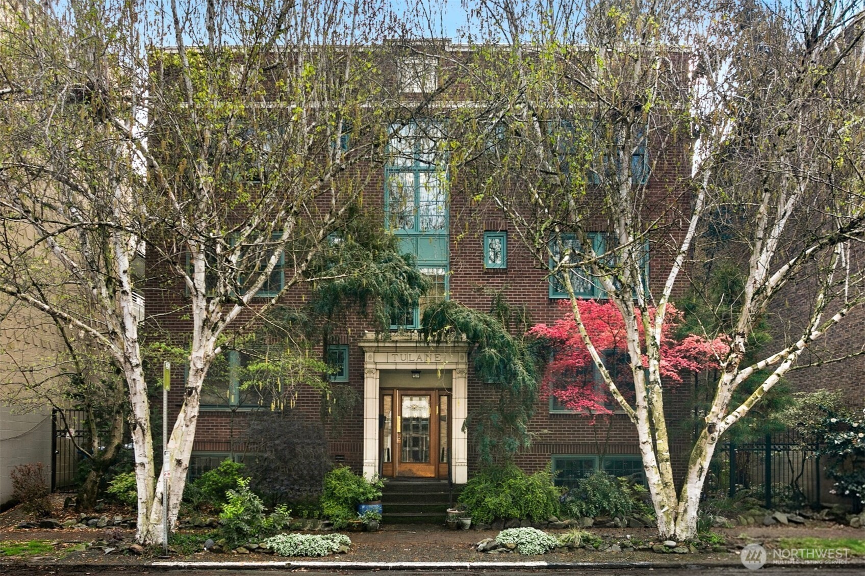 408 Bellevue Avenue E #302