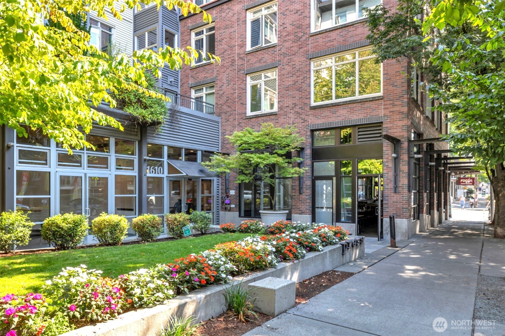 1610 Belmont Ave #407, Seattle, WA 98122-8303, photo 2 of 19