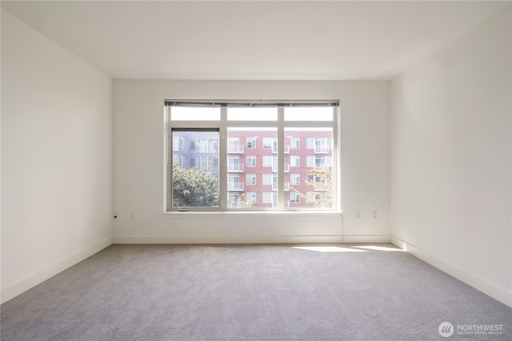 1610 Belmont Ave #407, Seattle, WA 98122-8303, photo 3 of 19