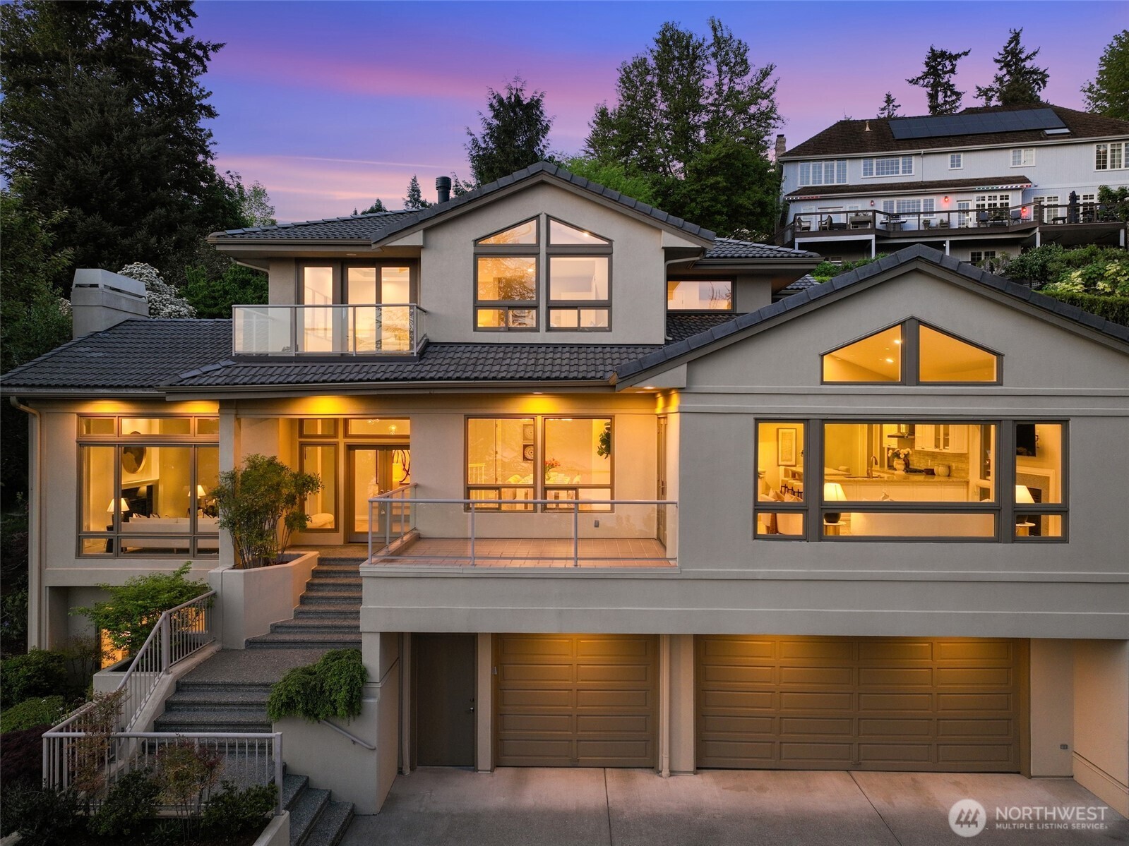 8144 W Mercer Way, Mercer Island, WA 98040, photo 2 of 2