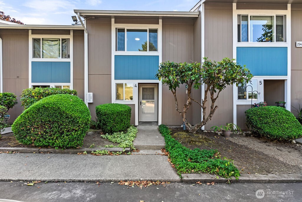 25416 106th Avenue NW #D4