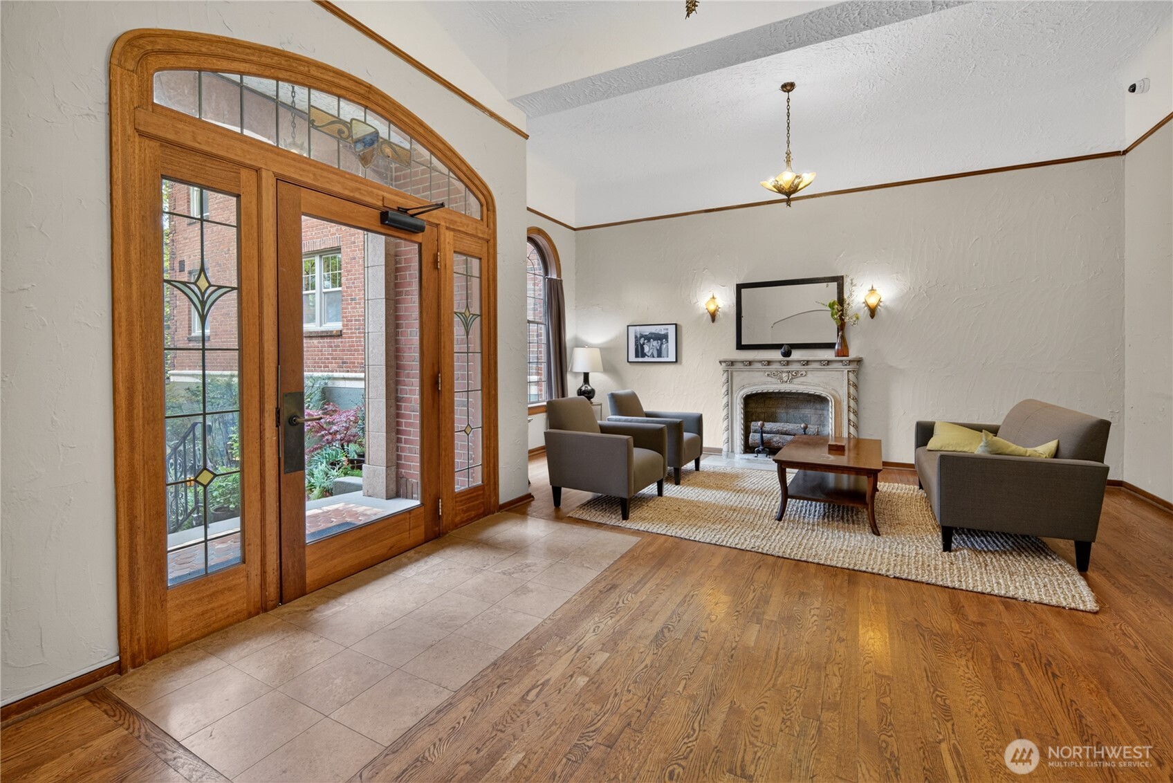 124 Warren Avenue N #208, Seattle, WA 98109, photo 2 of 33