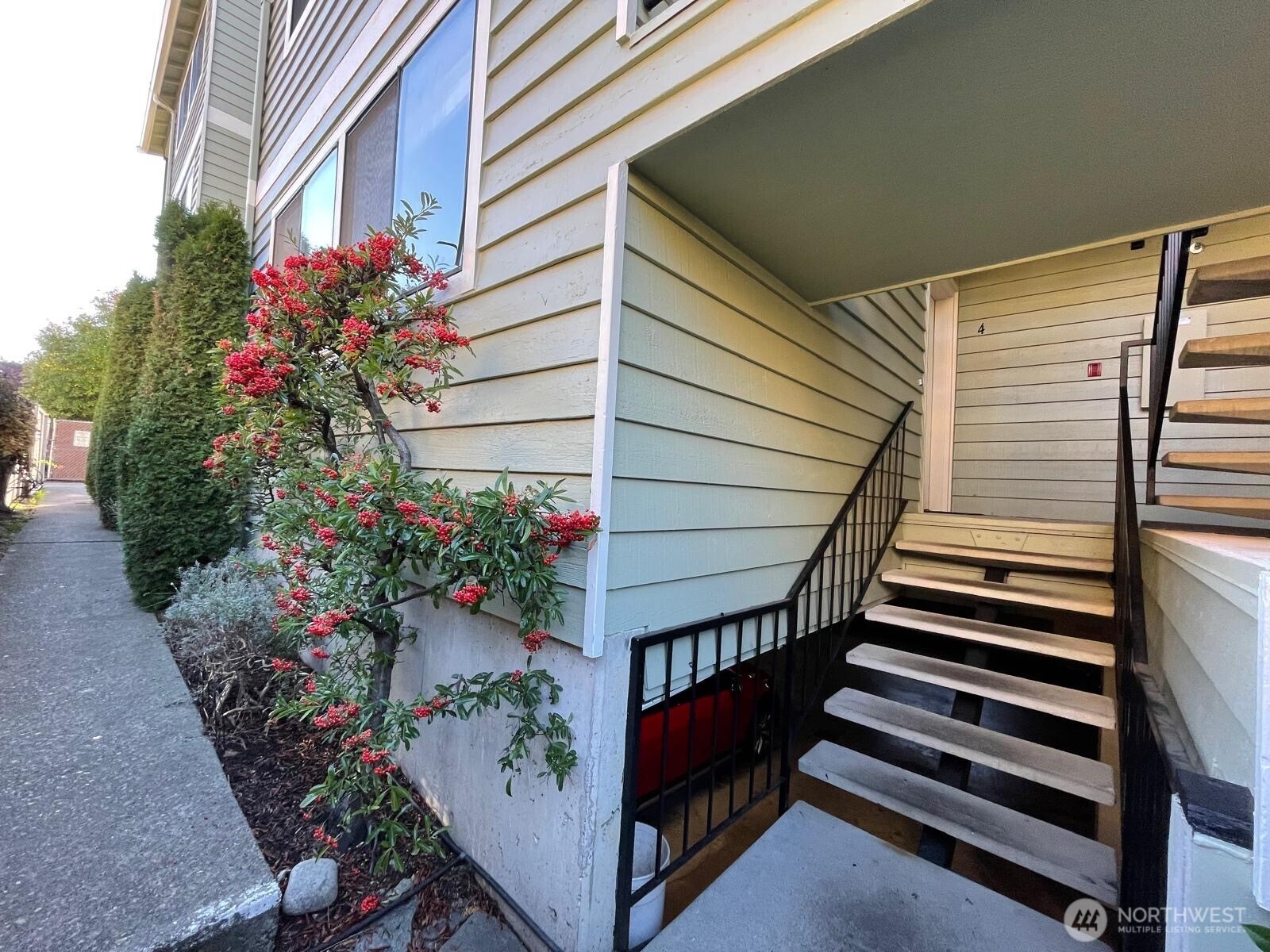 731 N 94th Street #8, Seattle, WA 98103, photo 2 of 40