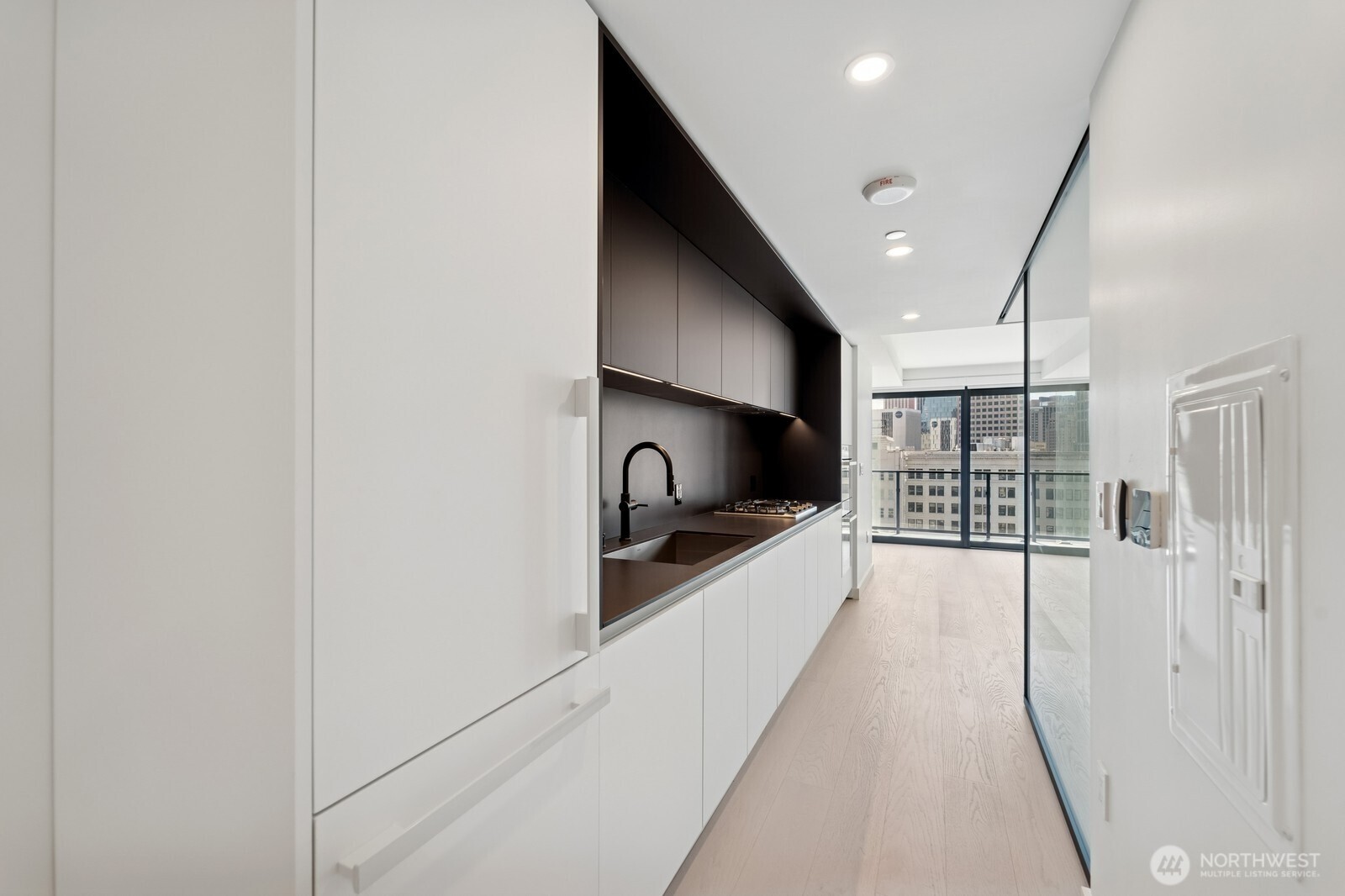 300 Virginia Street #1107, Seattle, WA 98121, photo 3 of 40