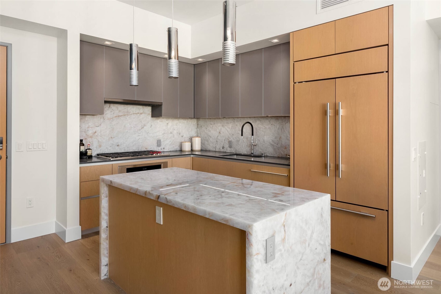 2510 6th Avenue #3902, Seattle, WA 98121, photo 2 of 40
