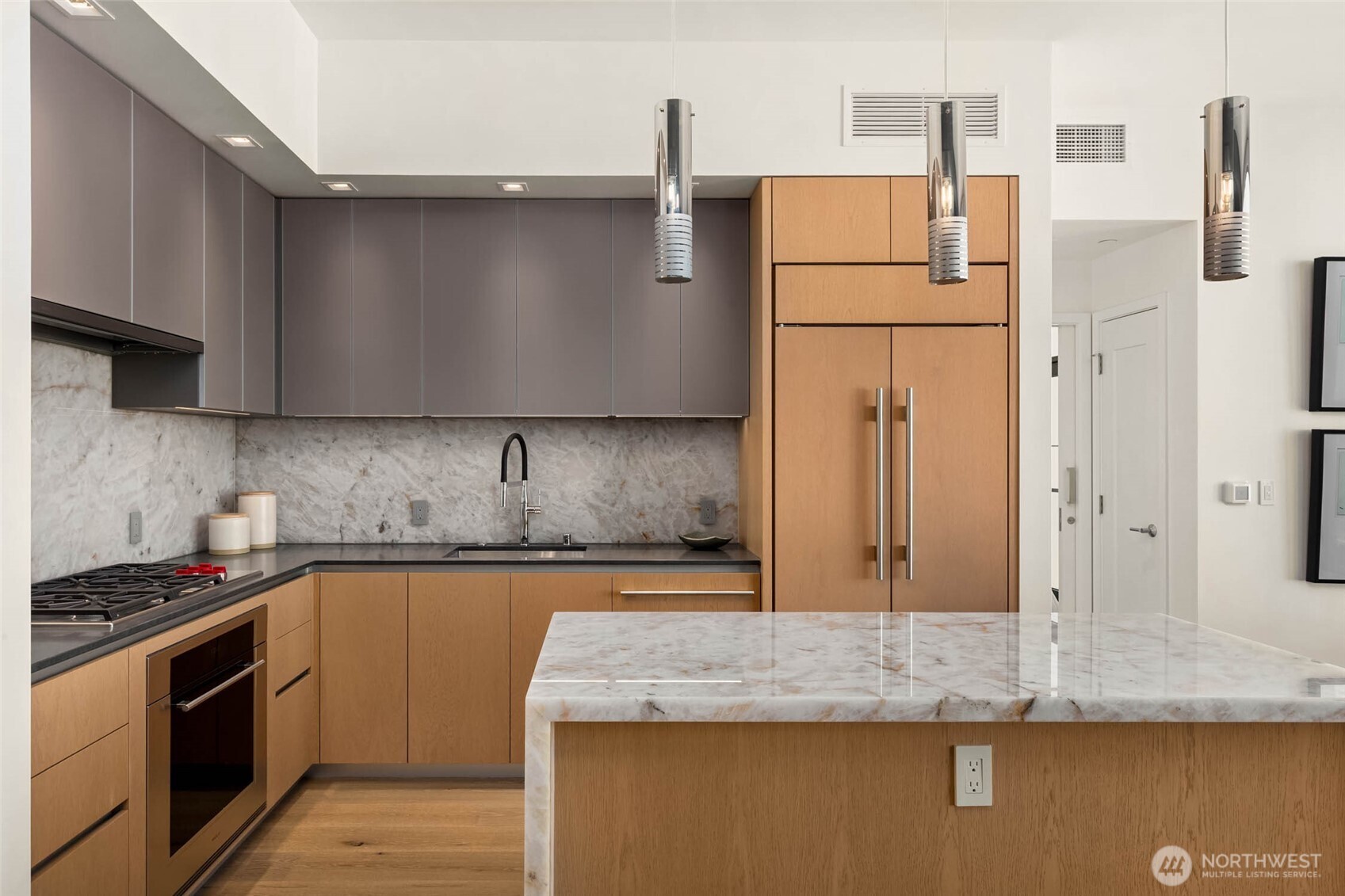 2510 6th Avenue #3902, Seattle, WA 98121, photo 3 of 40