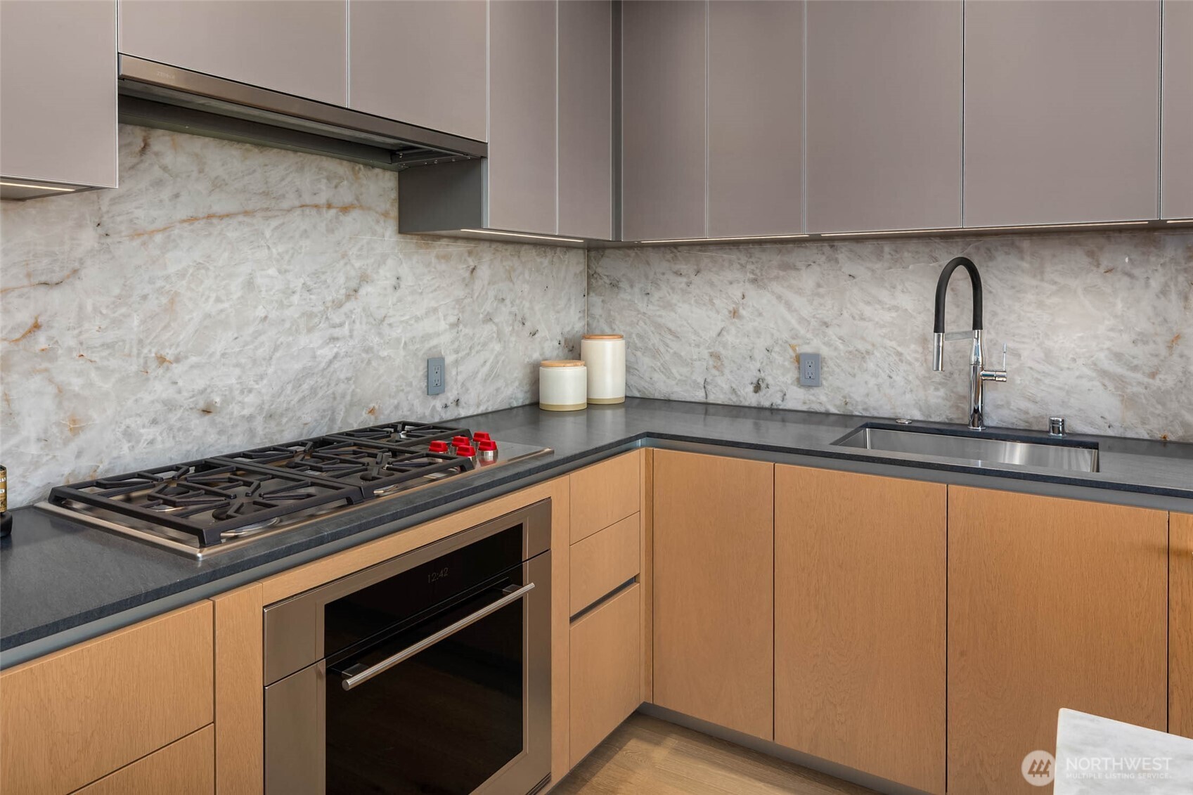 2510 6th Avenue #3902, Seattle, WA 98121, photo 4 of 40