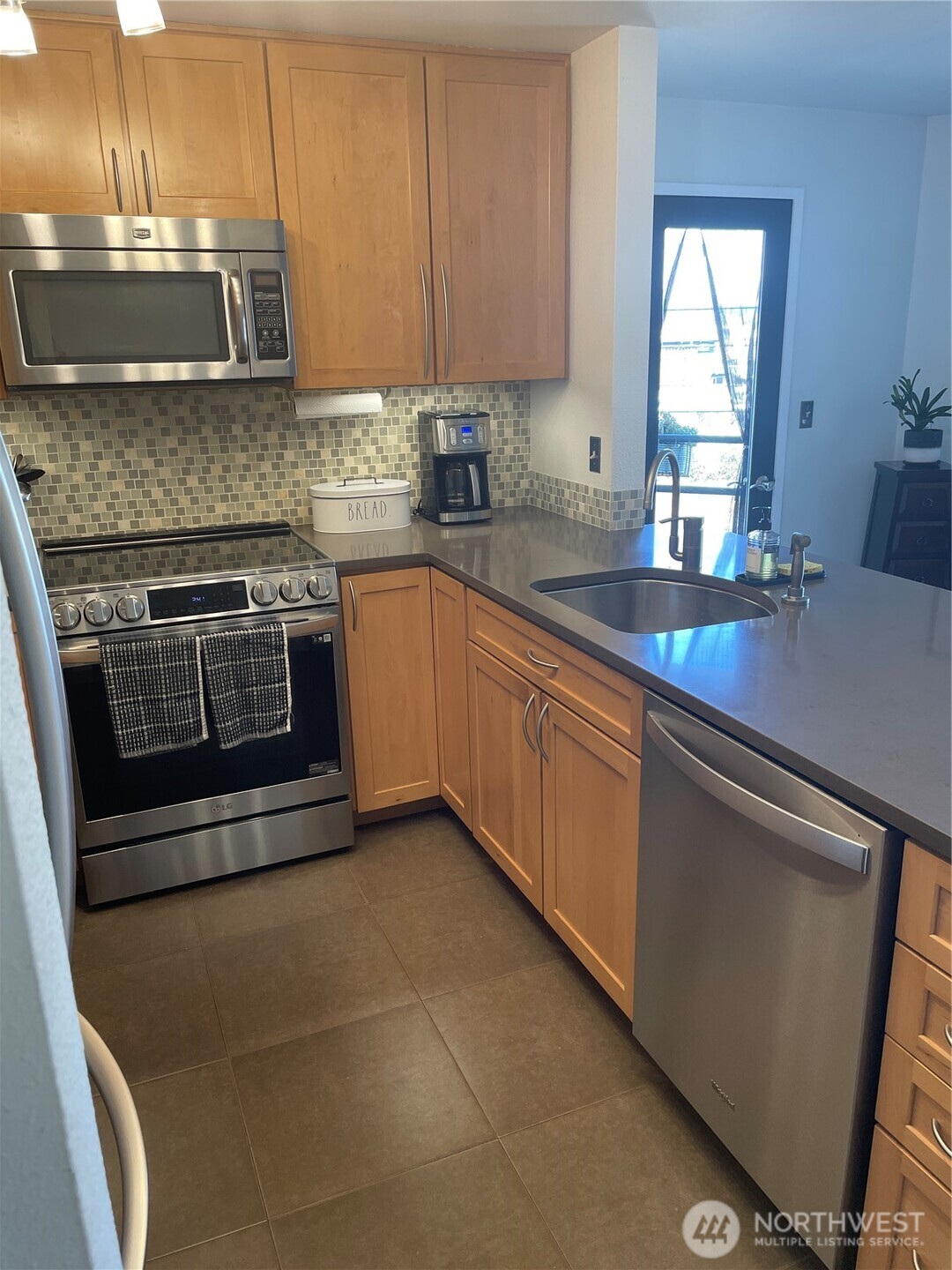 4000 24th Avenue W #202, Seattle, WA 98199, photo 5 of 25