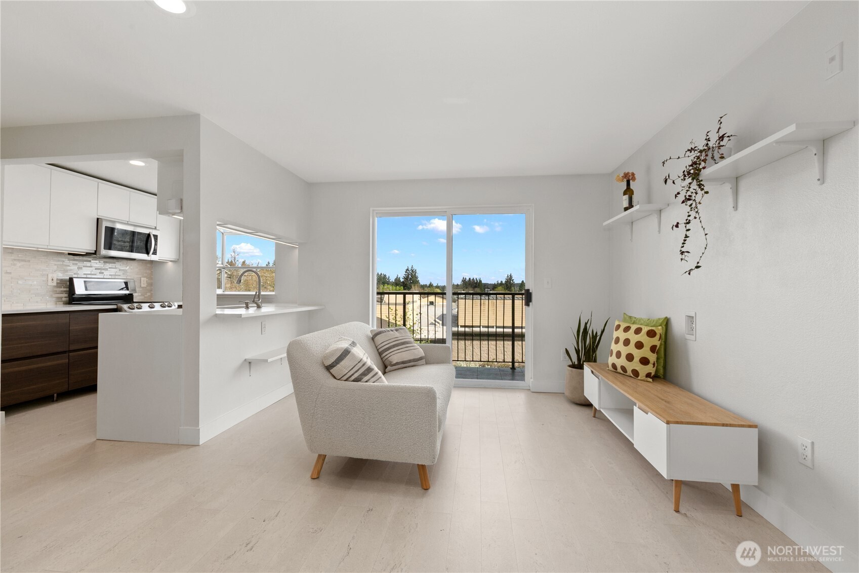 12056 15th Avenue NE #404, Seattle, WA 98125-5062, photo 4 of 30