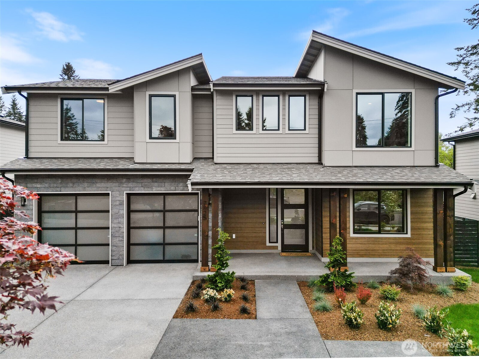 7825 NE 143rd Street, Kirkland, WA 98034, photo 2 of 2