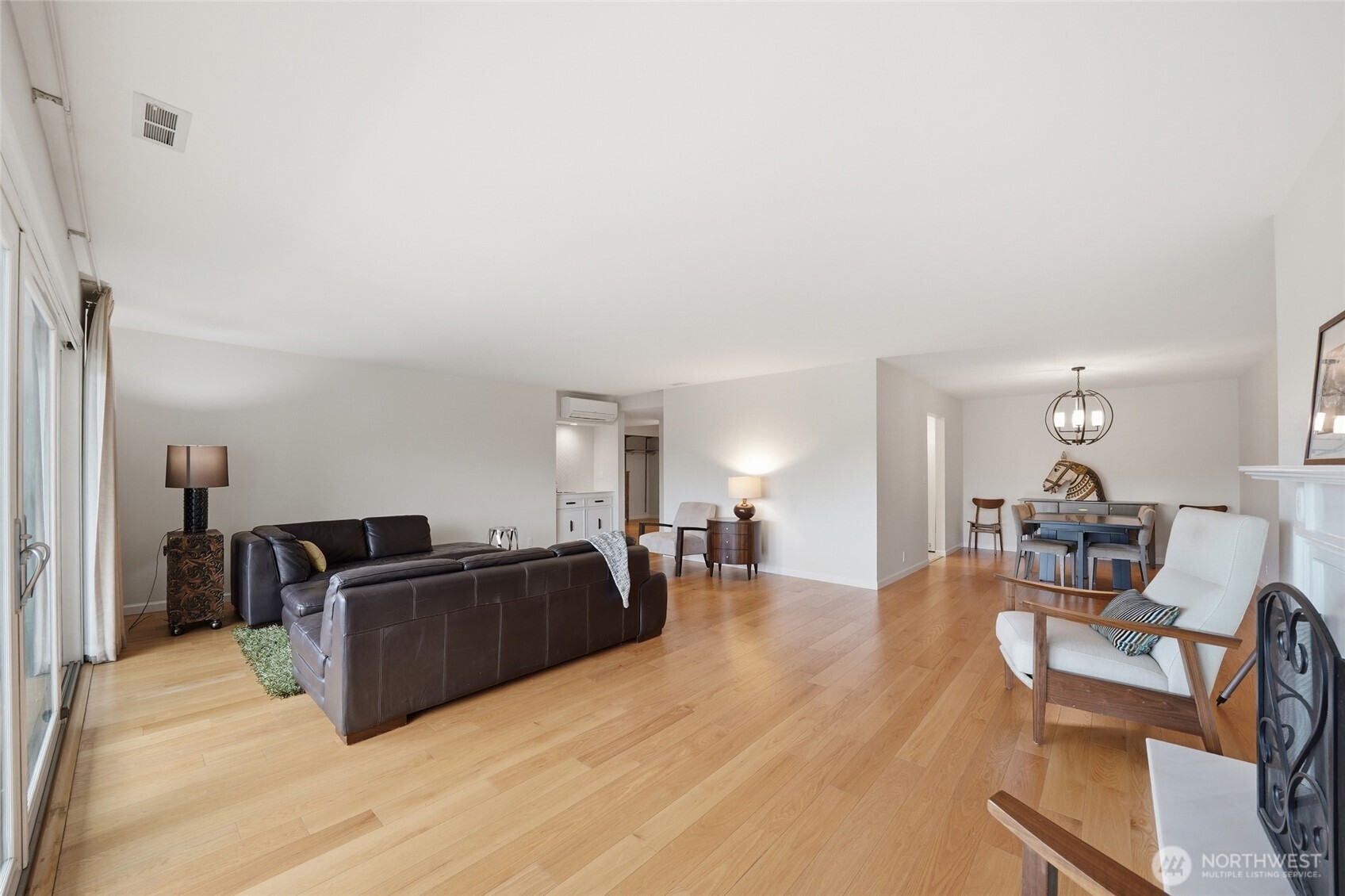 2565 Dexter Avenue N #103, Seattle, WA 98109, photo 5 of 39