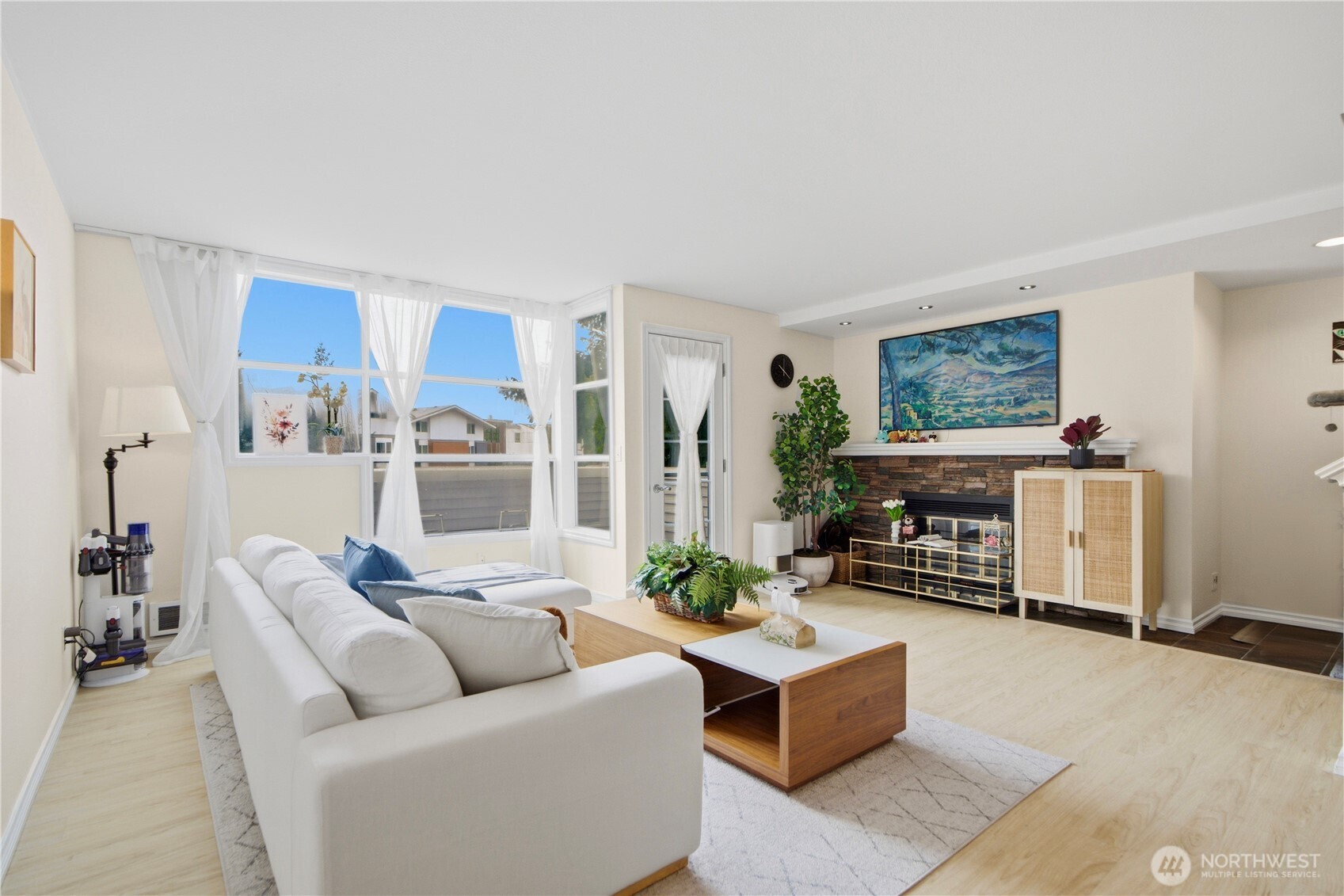 436 4th Ave #436