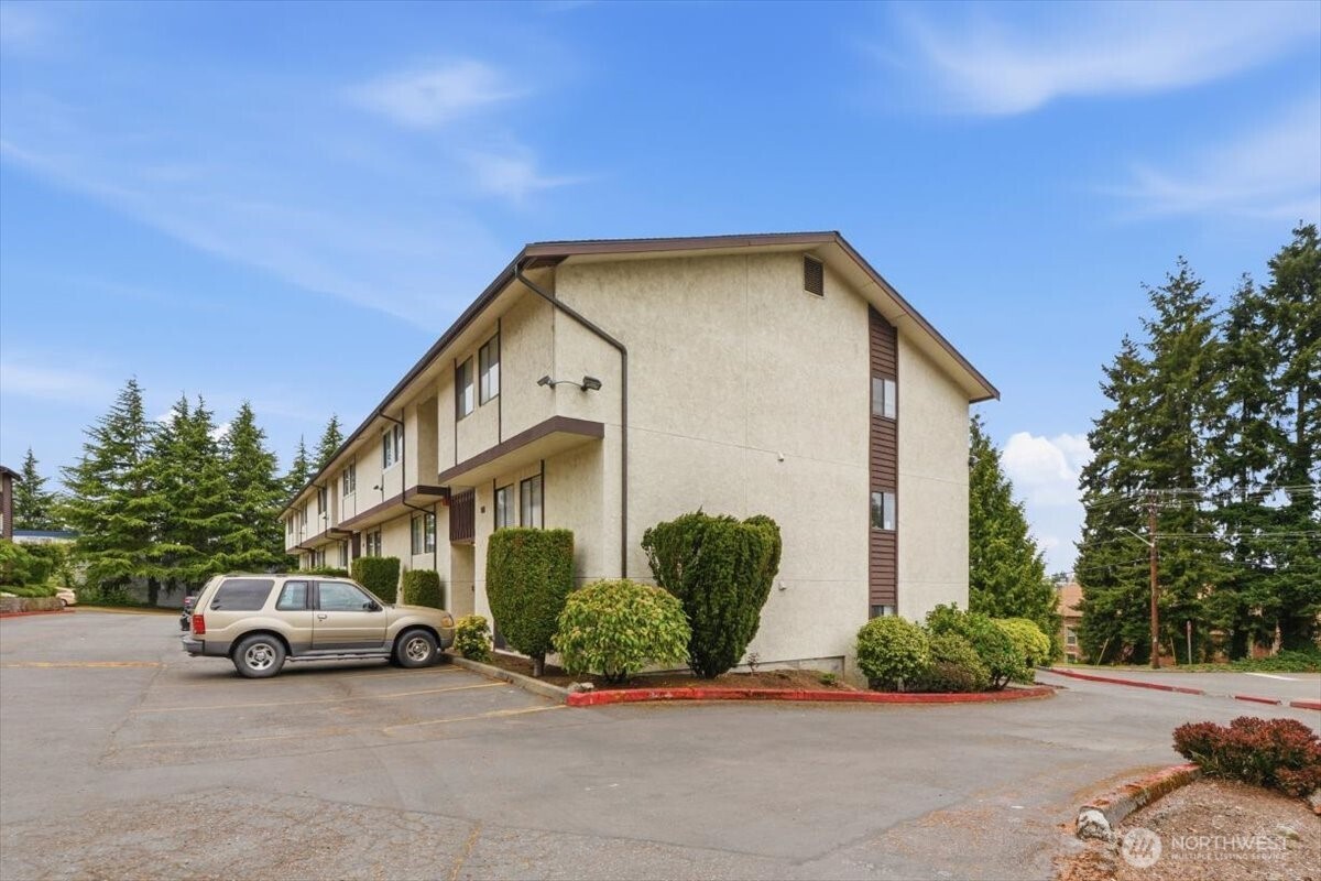 3515 S 160th Street #C6