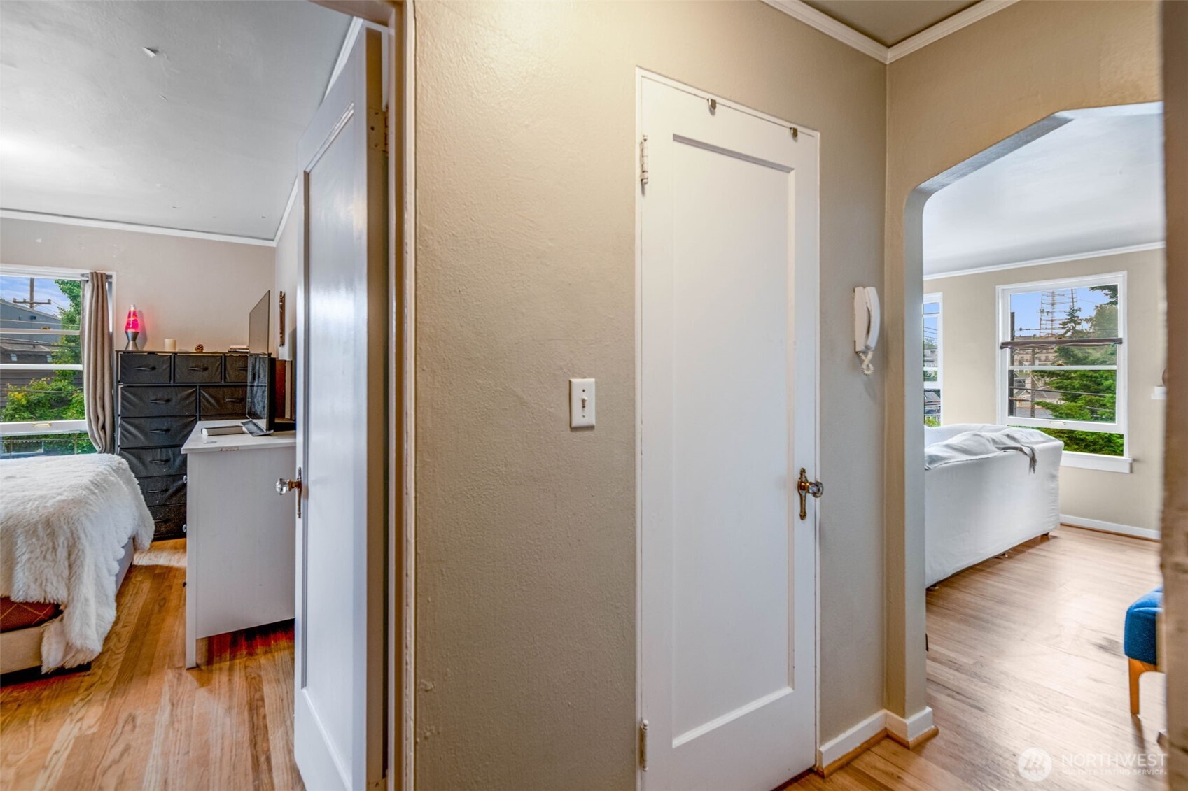 1427 3rd Avenue W #8, Seattle, WA 98119, photo 5 of 35