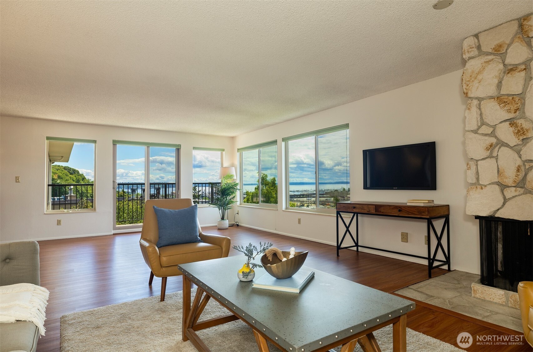 2219 13th Avenue W #5, Seattle, WA 98119, photo 3 of 33