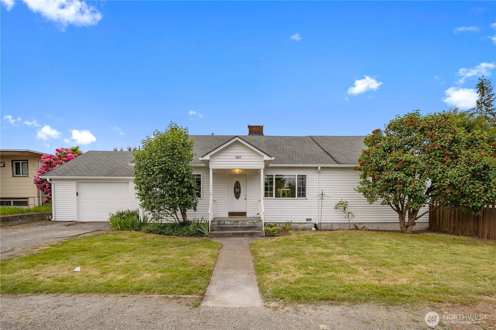 1623 Palm Avenue, Everett, WA 98203, photo 2 of 2