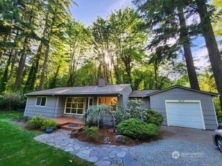 6212 Ray Nash Drive NW