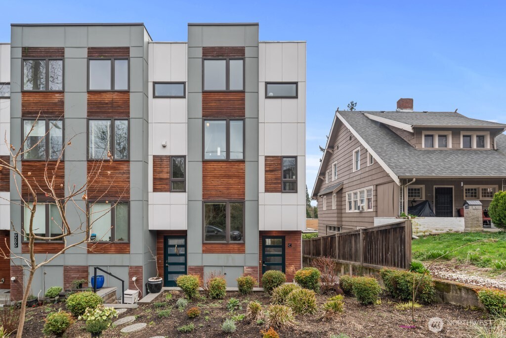 9266 50th Avenue S #C, Seattle, WA 98118, photo 3 of 31