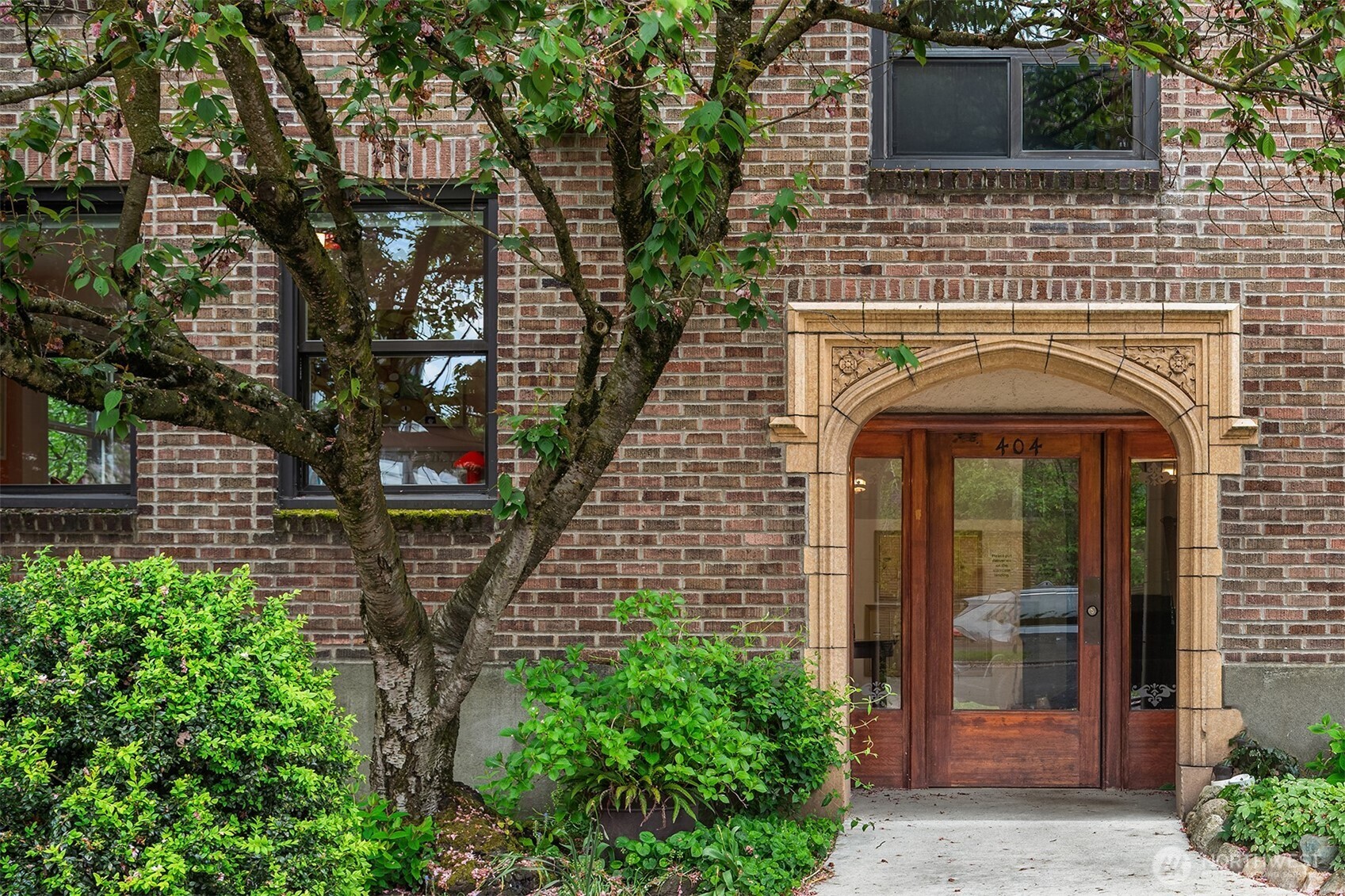 404 E Harrison Street #101, Seattle, WA 98102, photo 4 of 22