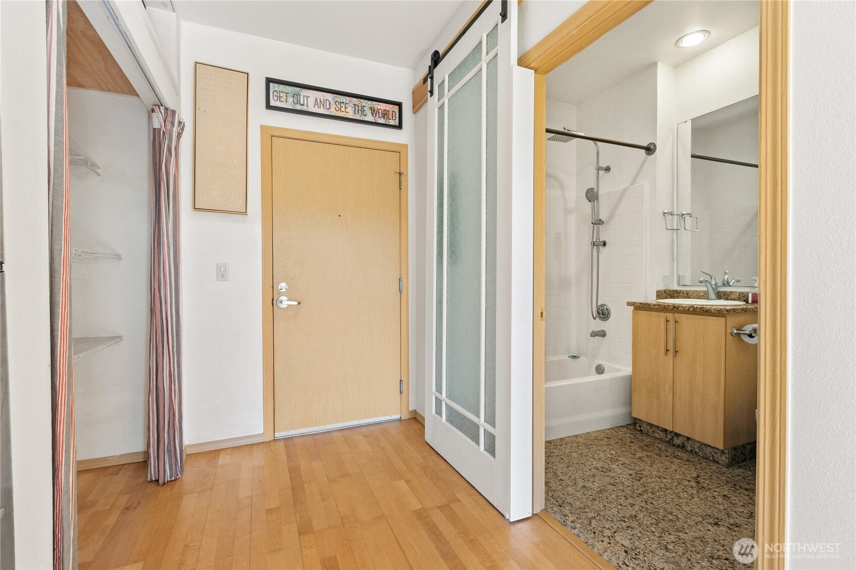 424 N 85th Street #404, Seattle, WA 98103, photo 4 of 31