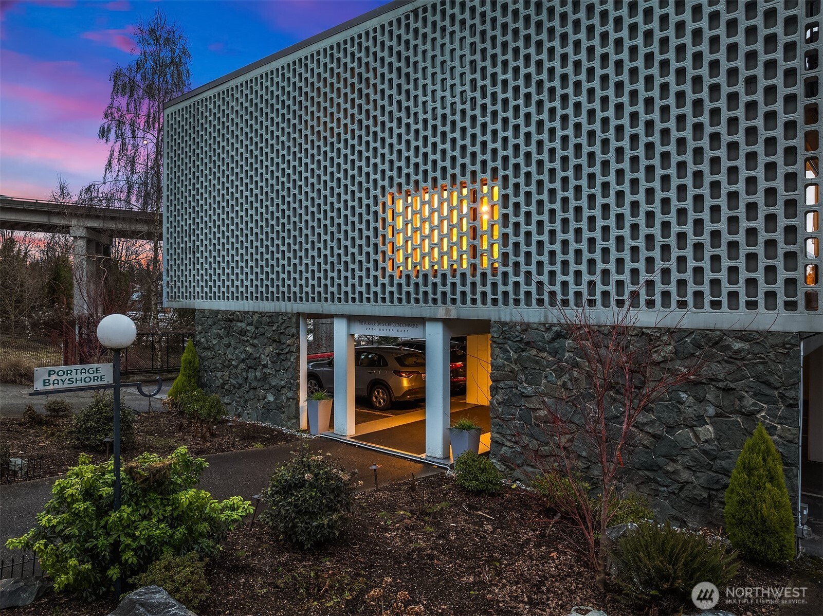 2524 Boyer Avenue E #446, Seattle, WA 98102, photo 2 of 28