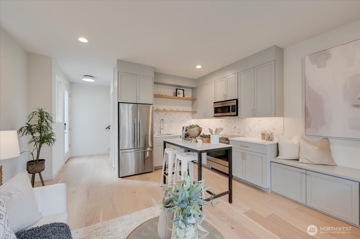 13540 39th Avenue NE #A, Seattle, WA 98125, photo 2 of 13