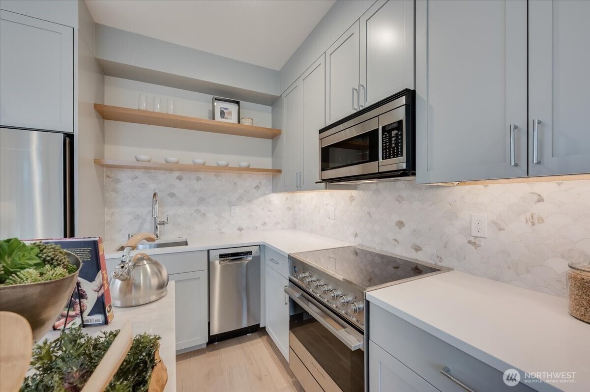 13540 39th Avenue NE #A, Seattle, WA 98125, photo 4 of 13