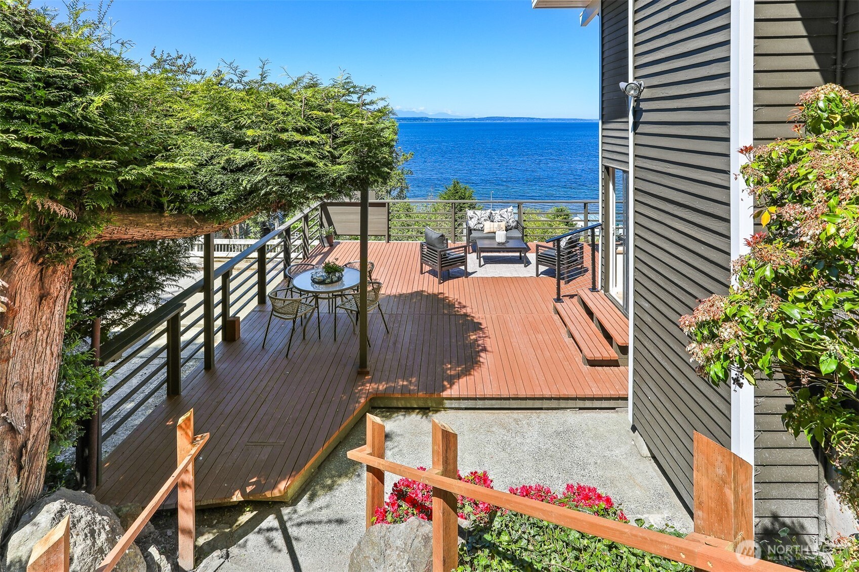 2122 Halleck Avenue SW, Seattle, WA 98116, photo 2 of 38