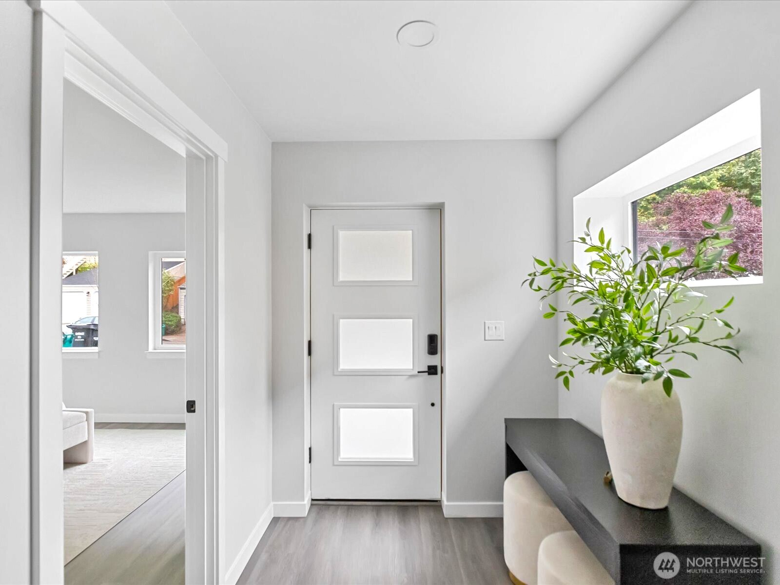 6025 47th Avenue S #A, Seattle, WA 98118, photo 3 of 39