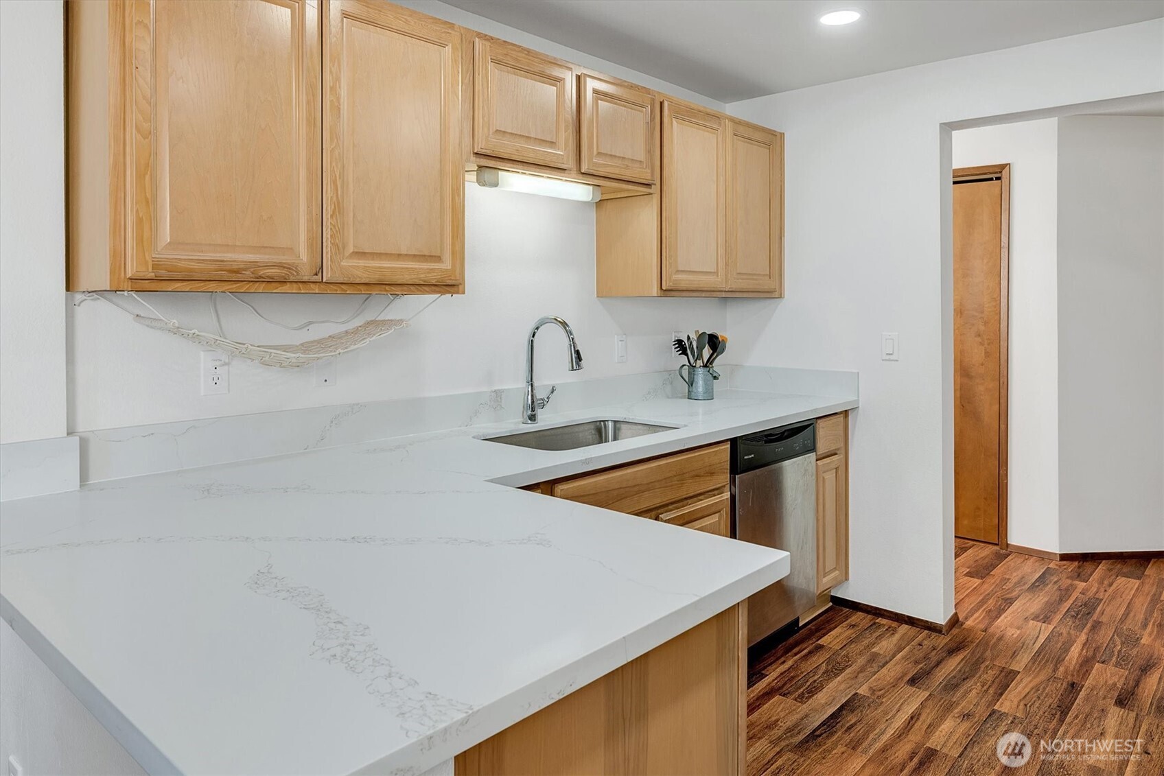 921 Pershing Ave #101