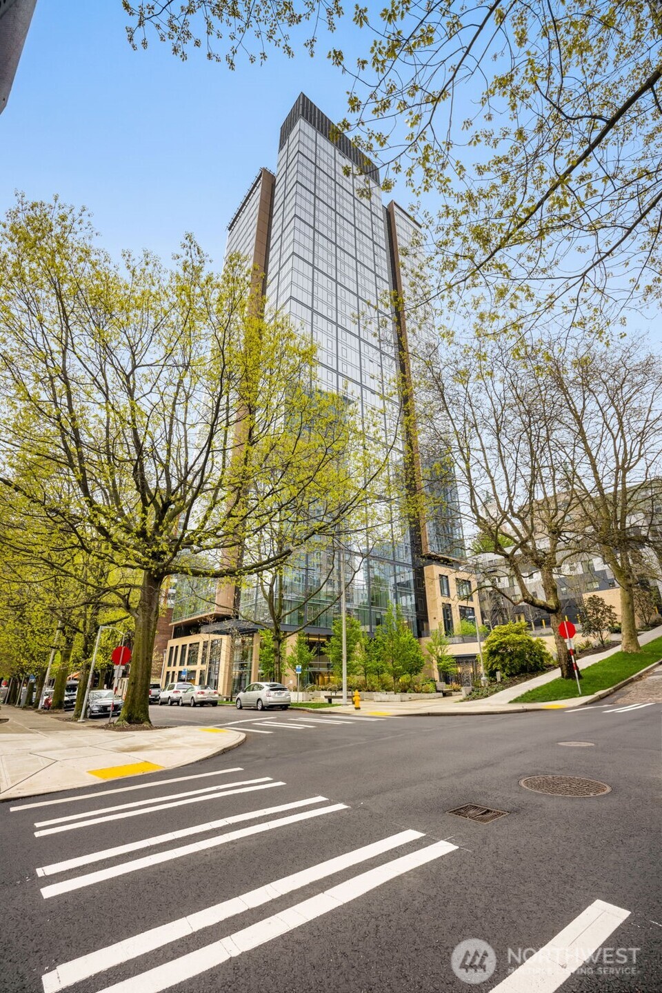 800 Columbia Street #808, Seattle, WA 98104, photo 3 of 39