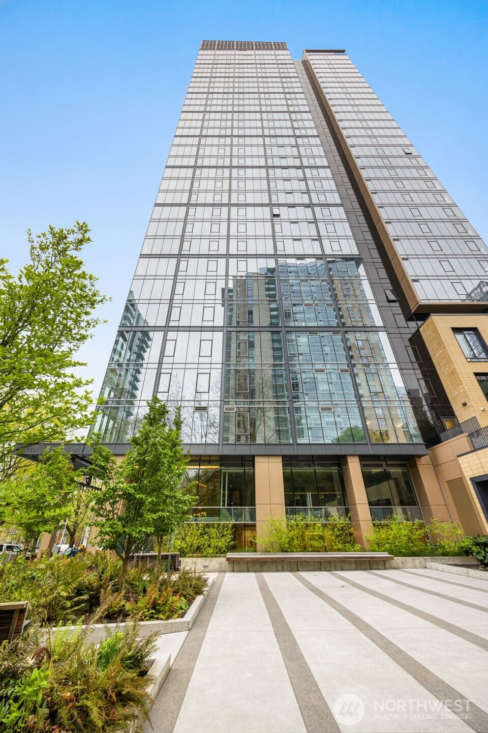 800 Columbia Street #808, Seattle, WA 98104, photo 4 of 39