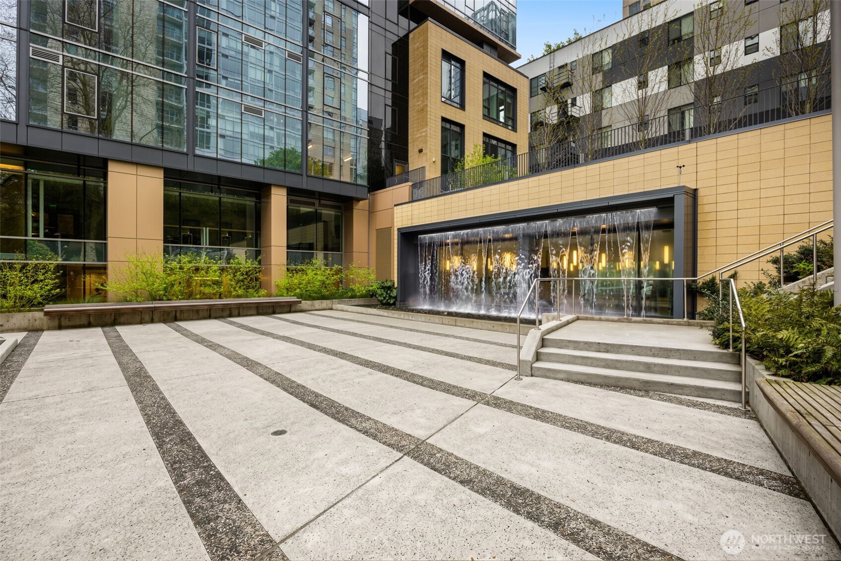 800 Columbia Street #808, Seattle, WA 98104, photo 5 of 39