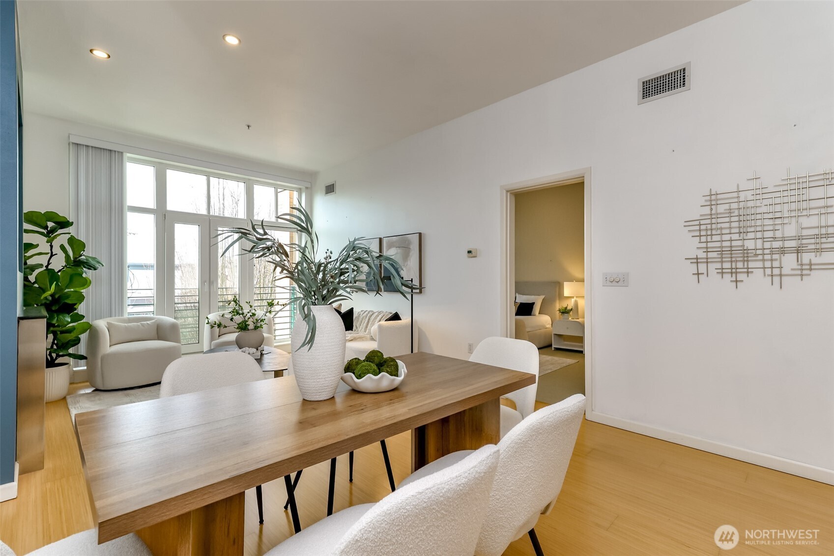 17 W Mercer Street #301, Seattle, WA 98119, photo 5 of 40