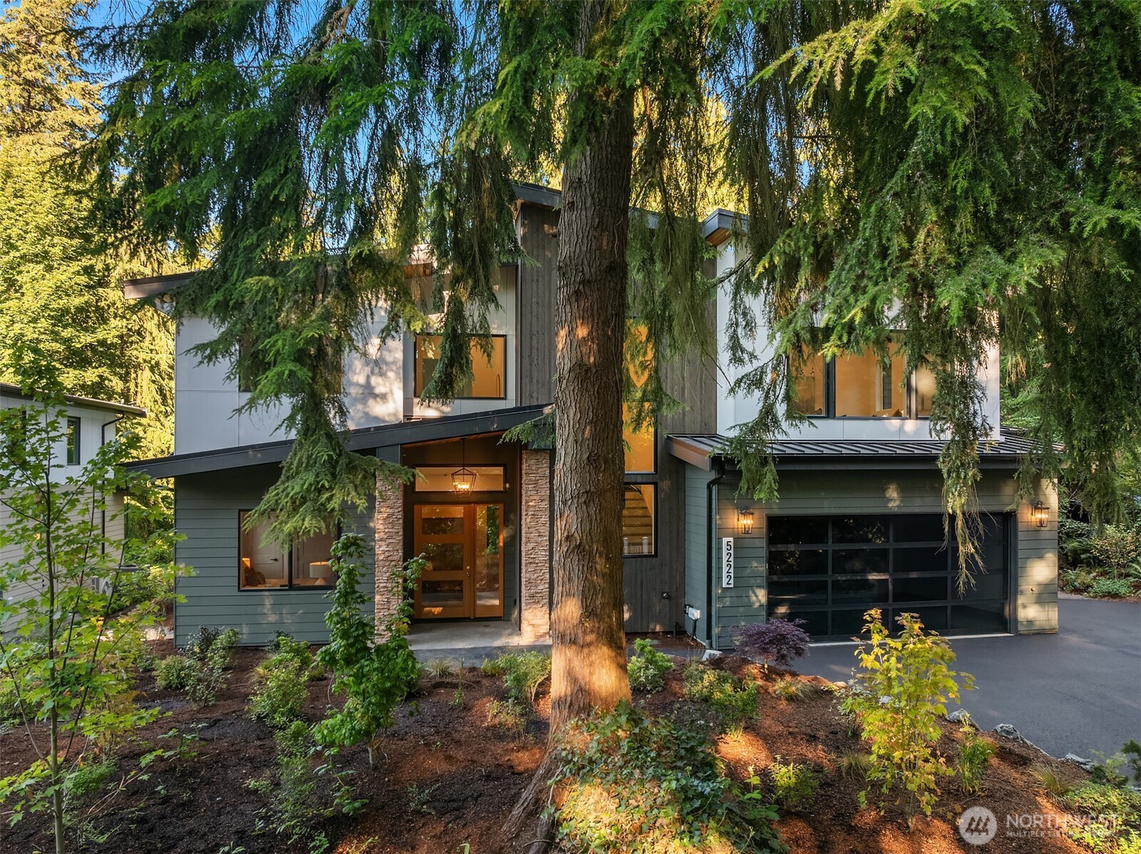 5222 Forest Avenue SE, Mercer Island, WA 98040, photo 3 of 3