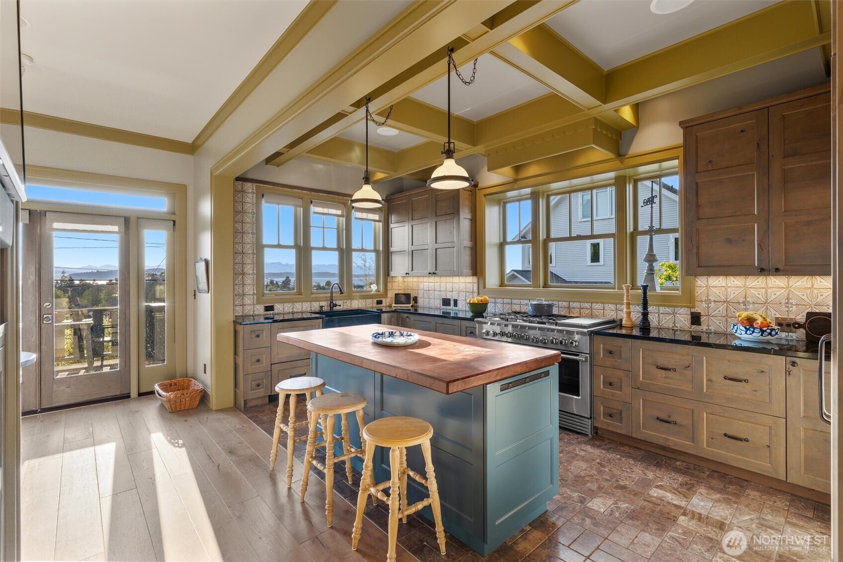 3310 59th Avenue SW #A, Seattle, WA 98116-3005, photo 5 of 40