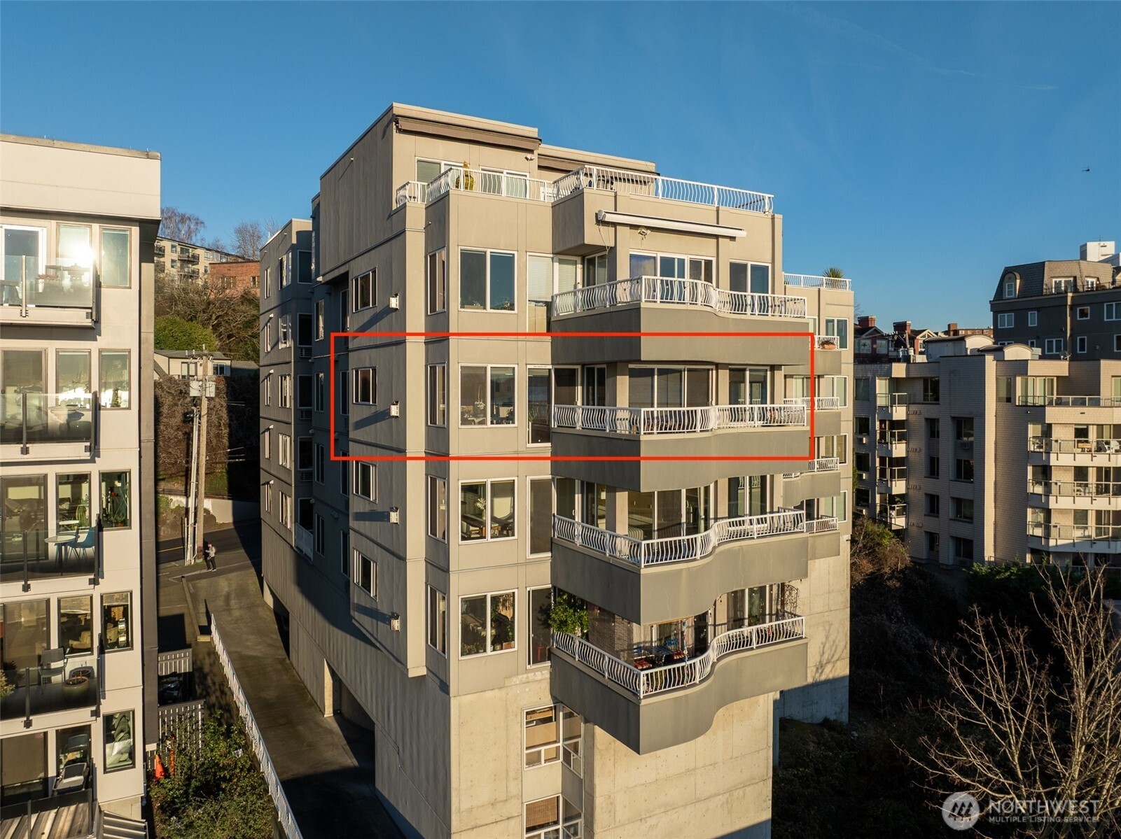 601 W Mercer Place #301, Seattle, WA 98119, photo 4 of 39