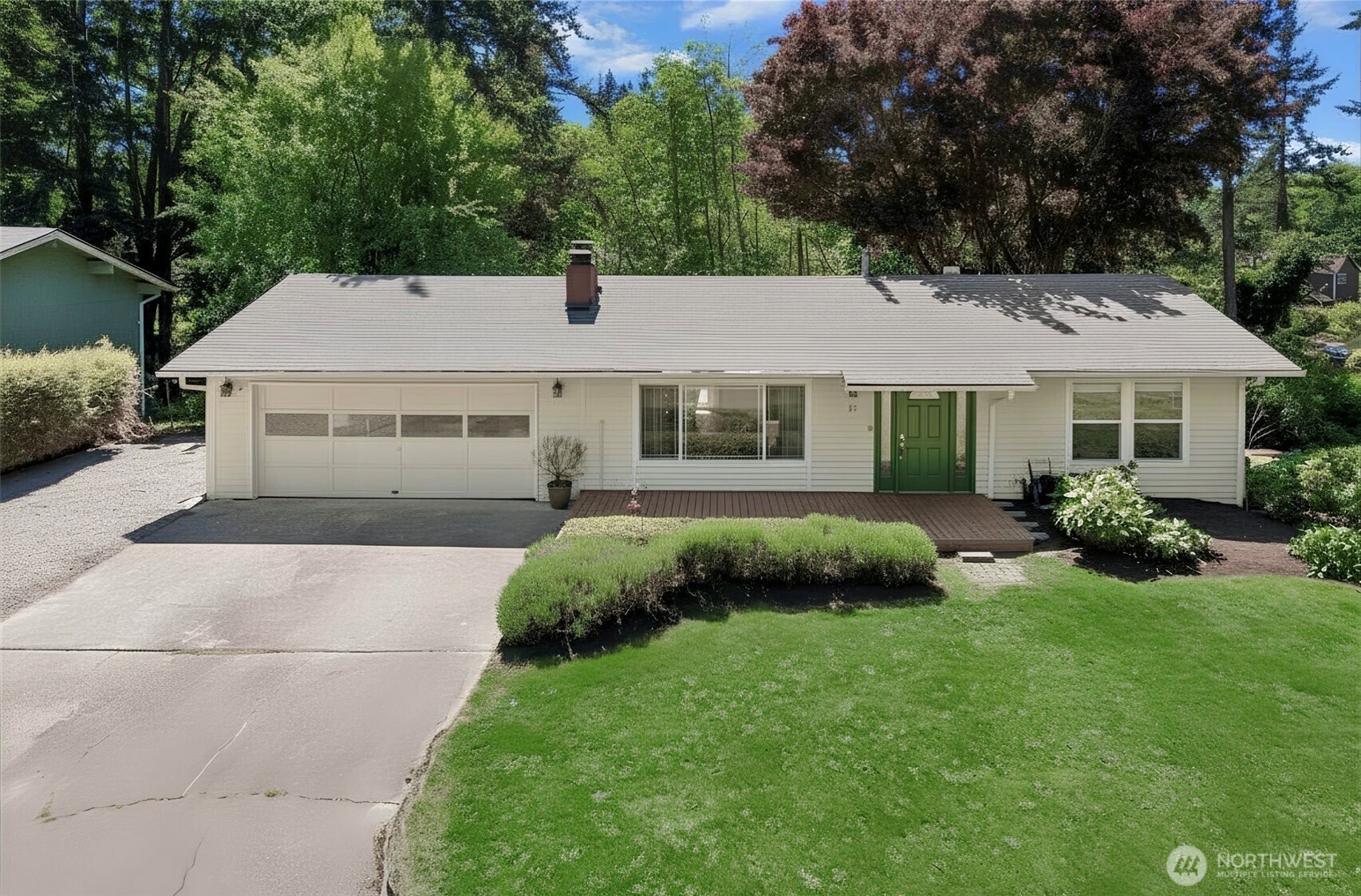 711 Eagle Cliff Rd NE, Bainbridge Island, WA 98110, photo 2 of 2