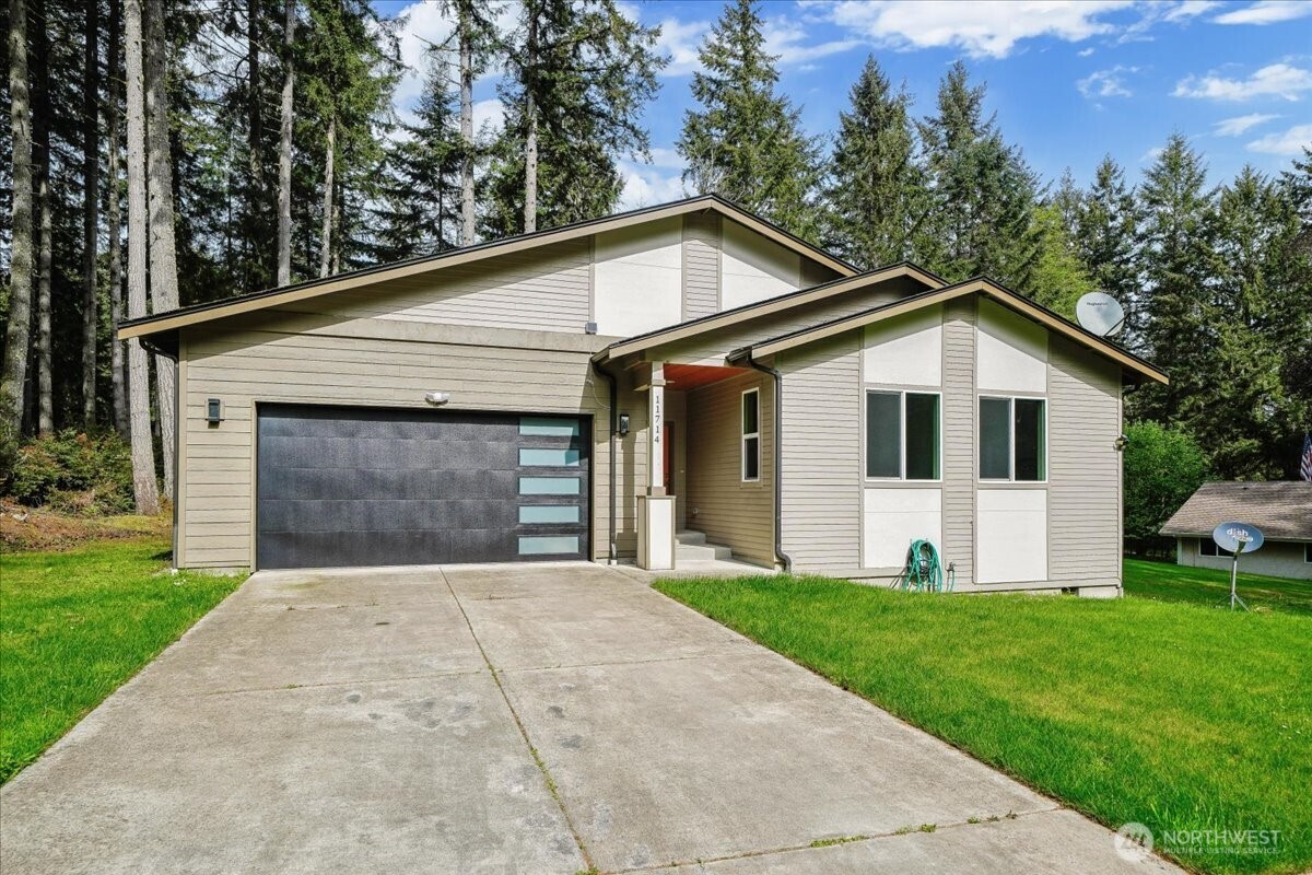 11714 Lake Place