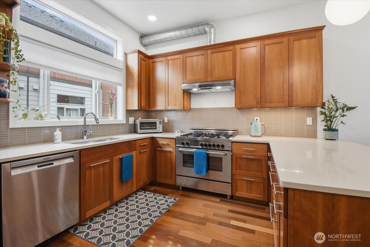 4418 Meridian Avenue N #B, Seattle, WA 98103-7671, photo 2 of 2