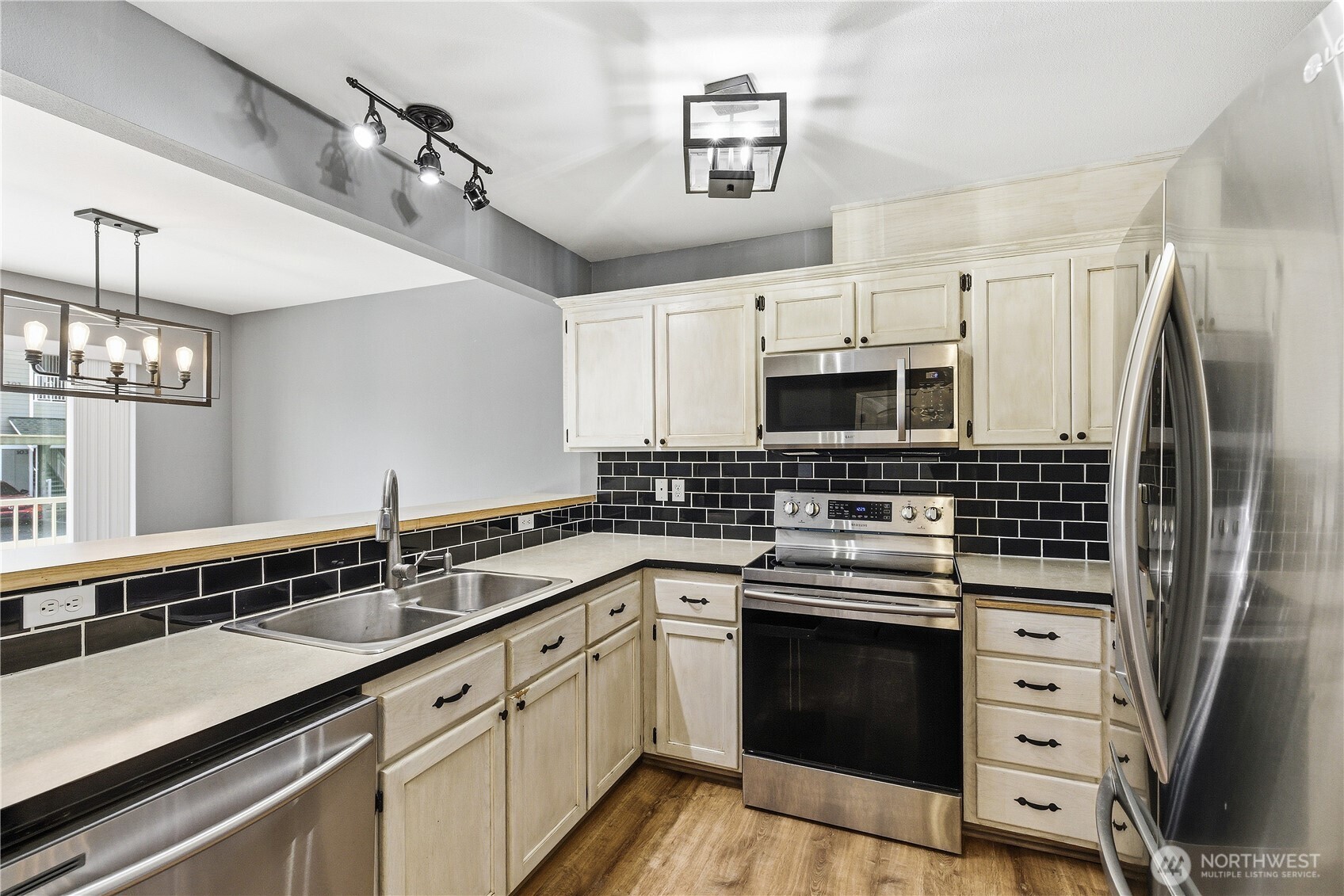 1670 SW Mulberry Street #B201