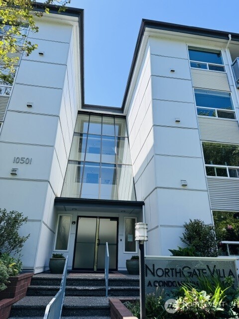 10501 8th Avenue NE #206