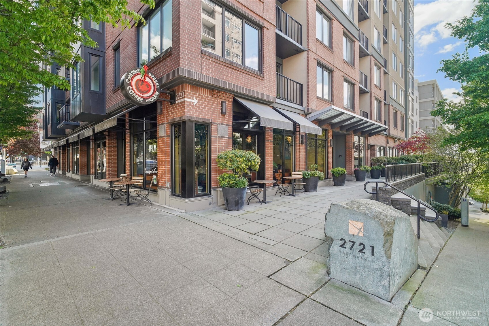 2721 1st Avenue #906, Seattle, WA 98121, photo 3 of 39