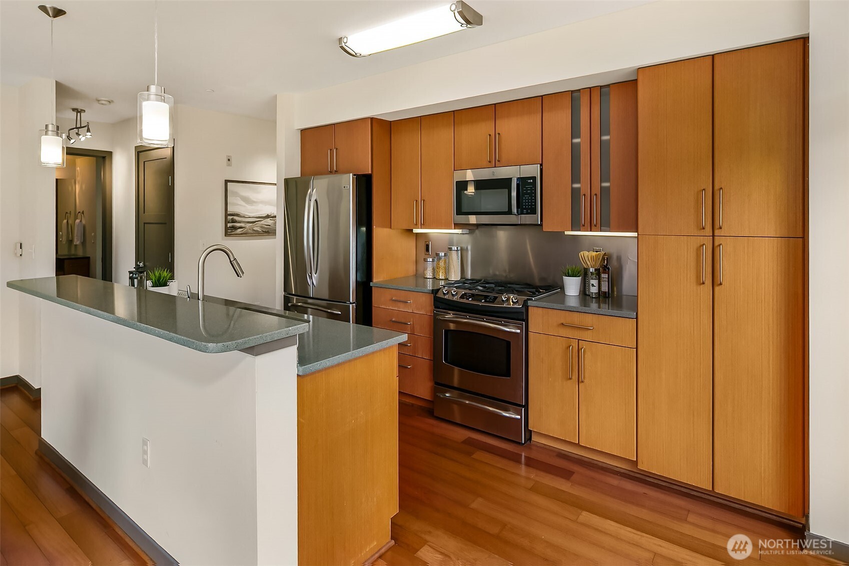 413 NE 70th Street #301, Seattle, WA 98115, photo 5 of 21